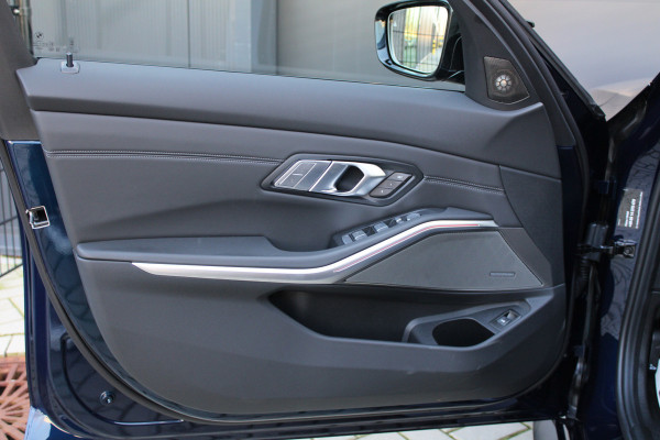 BMW 3 Serie Touring M3 xDrive Competition | NIEUWSTAAT! | COATING | HUD | H&K | MEMORY | CARBON | CSL-GRILL | KEYLESS | KERAMISCHE COATING |