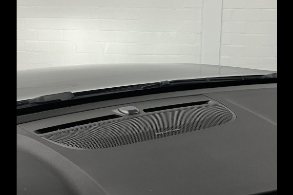 Volvo XC40 1.5 T5 Plug-in hybrid Ultimate Dark Open dak | Adapt. cruise | 360 camera | Stuur-/stoelverwarming | Harman/Kardon | Carplay