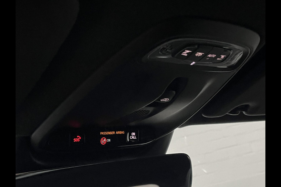 Volvo XC40 1.5 T5 Plug-in hybrid Ultimate Dark Open dak | Adapt. cruise | 360 camera | Stuur-/stoelverwarming | Harman/Kardon | Carplay