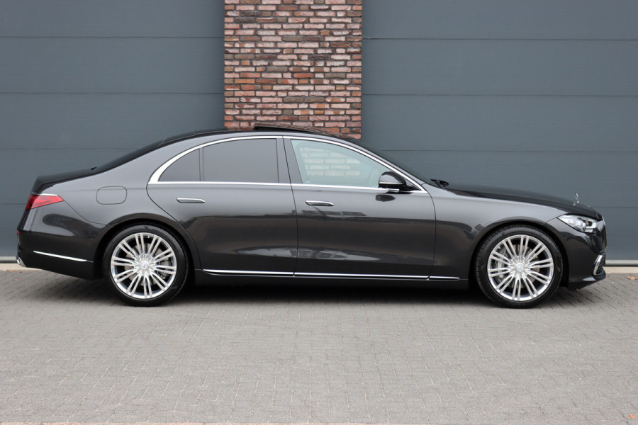 Mercedes-Benz S-Klasse 500 4MATIC Premium | E-Active Body Control | Achterasbesturing | Distronic+ | Massage | Burmester High End | Stoelventilatie V+A | 3D-Display | MBUX Tablet | Verwarmd Stuurwiel | Zonweringpakket |
