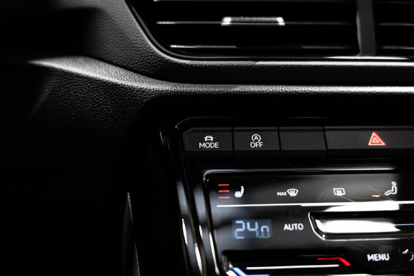 Volkswagen T-Roc 1.5 TSI R-Line IQ DSG PANO CAMERA