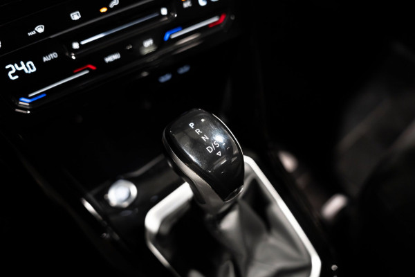 Volkswagen T-Roc 1.5 TSI R-Line IQ DSG PANO CAMERA