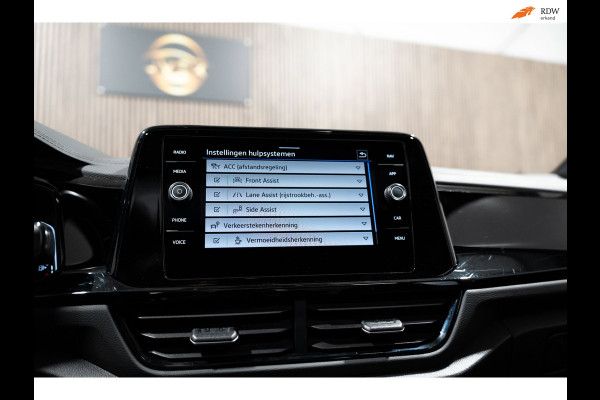 Volkswagen T-Roc 1.5 TSI R-Line IQ DSG PANO CAMERA