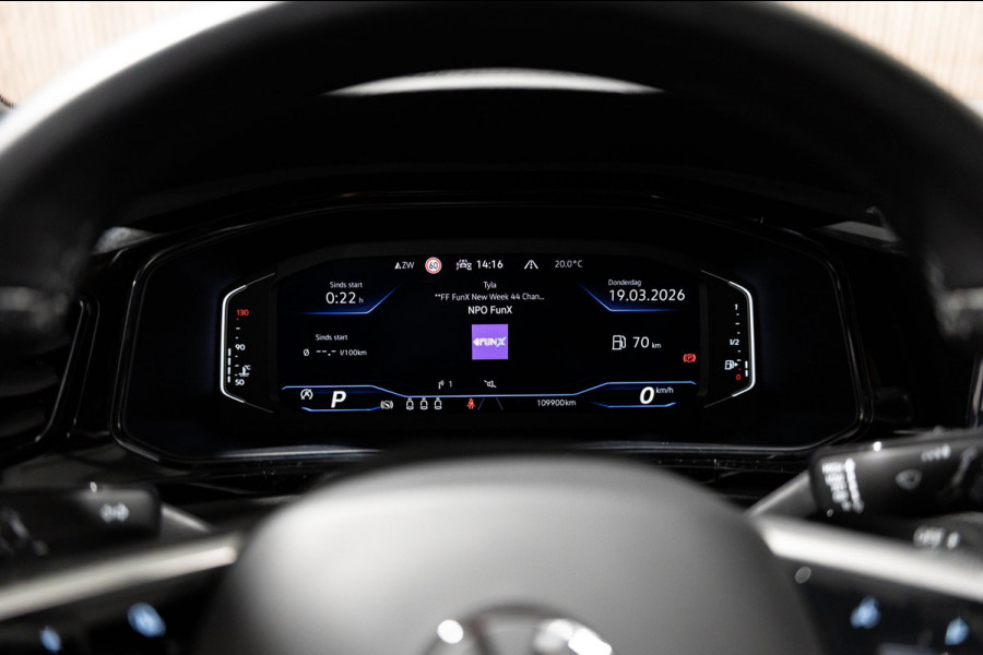 Volkswagen T-Roc 1.5 TSI R-Line IQ DSG PANO CAMERA