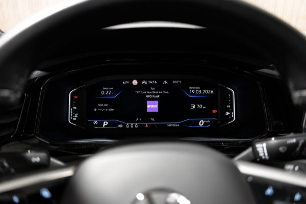 Volkswagen T-Roc 1.5 TSI R-Line IQ DSG PANO CAMERA