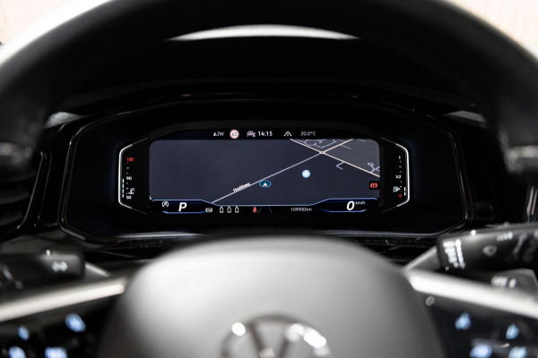 Volkswagen T-Roc 1.5 TSI R-Line IQ DSG PANO CAMERA