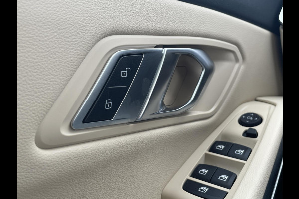 BMW 3 Serie Touring 320i Business Edition | Automaat | Schuif-kantel dak