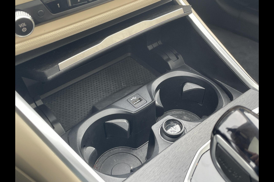 BMW 3 Serie Touring 320i Business Edition | Automaat | Schuif-kantel dak