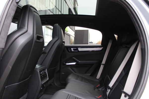 Porsche Cayenne Coupé 4.0 Turbo S E-Hybrid | VOL! | HUD | SOFT-CLOSE | KEYLESS | BOSE | PANO | MEMORY | TREKHAAK | KERAMISCH |