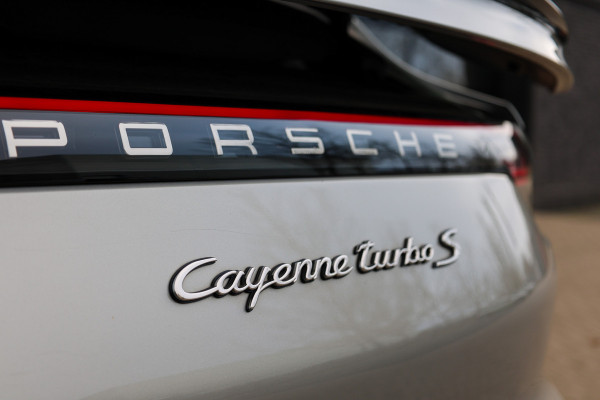 Porsche Cayenne Coupé 4.0 Turbo S E-Hybrid | VOL! | HUD | SOFT-CLOSE | KEYLESS | BOSE | PANO | MEMORY | TREKHAAK | KERAMISCH |