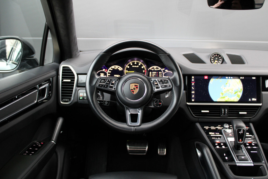 Porsche Cayenne Coupé 4.0 Turbo S E-Hybrid | VOL! | HUD | SOFT-CLOSE | KEYLESS | BOSE | PANO | MEMORY | TREKHAAK | KERAMISCH |