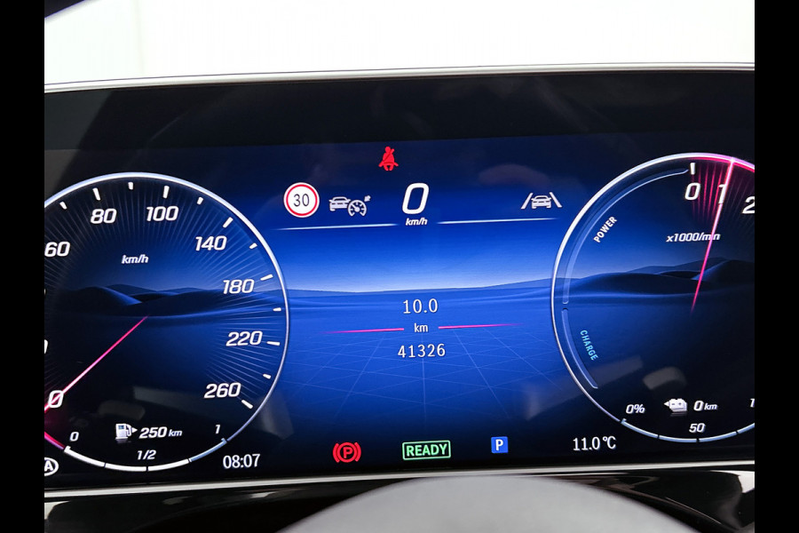 Mercedes-Benz E-Klasse 300 e AMG Plug-In Hybride AMG Line | Panoramadak | Widescreen Dashboard | Burmester® 4D surround sound system | Digil Licht. MB-paasweekend