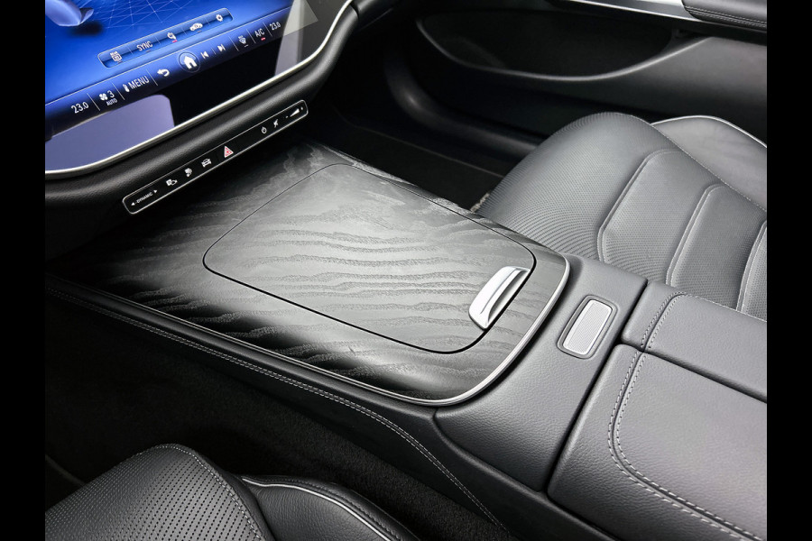 Mercedes-Benz E-Klasse 300 e AMG Plug-In Hybride AMG Line | Panoramadak | Widescreen Dashboard | Burmester® 4D surround sound system | Digil Licht. MB-paasweekend