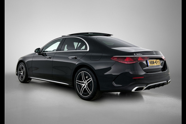 Mercedes-Benz E-Klasse 300 e AMG Plug-In Hybride AMG Line | Panoramadak | Widescreen Dashboard | Burmester® 4D surround sound system | Digil Licht. MB-paasweekend