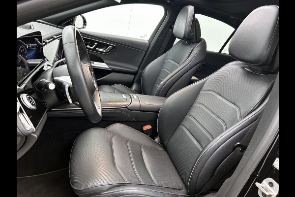 Mercedes-Benz E-Klasse 300 e AMG Plug-In Hybride AMG Line | Panoramadak | Widescreen Dashboard | Burmester® 4D surround sound system | Digil Licht. MB-paasweekend