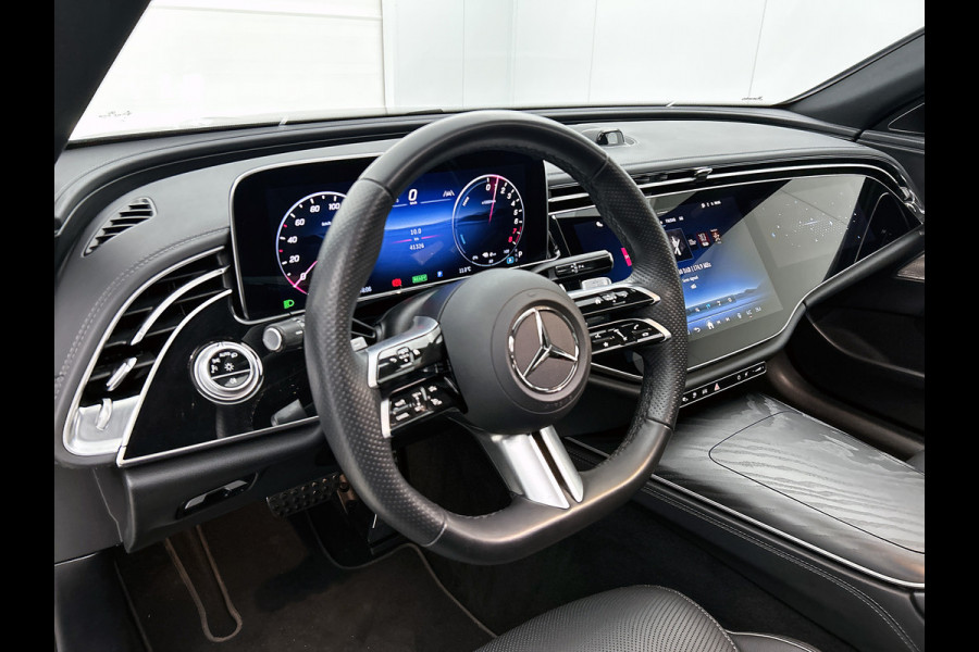 Mercedes-Benz E-Klasse 300 e AMG Plug-In Hybride AMG Line | Panoramadak | Widescreen Dashboard | Burmester® 4D surround sound system | Digil Licht. MB-paasweekend