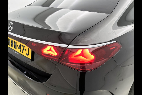 Mercedes-Benz E-Klasse 300 e AMG Plug-In Hybride AMG Line | Panoramadak | Widescreen Dashboard | Burmester® 4D surround sound system | Digil Licht. MB-paasweekend