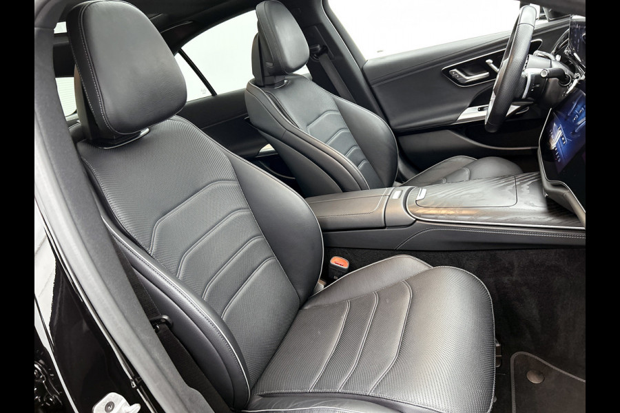 Mercedes-Benz E-Klasse 300 e AMG Plug-In Hybride AMG Line | Panoramadak | Widescreen Dashboard | Burmester® 4D surround sound system | Digil Licht. MB-paasweekend