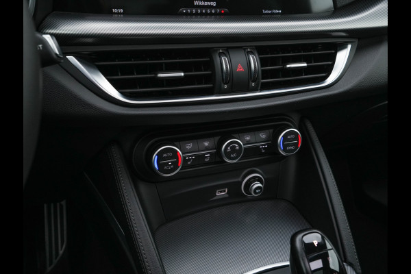 Alfa Romeo Stelvio 2.2d AWD Q4 Super Aut. *PANO | LEATHER | BI-XENON | MEMORY-PACK | HARMAN/KARDON | BLINDSPOT | CAMERA | DAB+ | NAVI-FULLMAP | HEATED-SPORTSEATS | ECC | ADAPTIVE-CRUISE | PDC | PRIVACYGLASS | TOWBAR | 19"ALU*