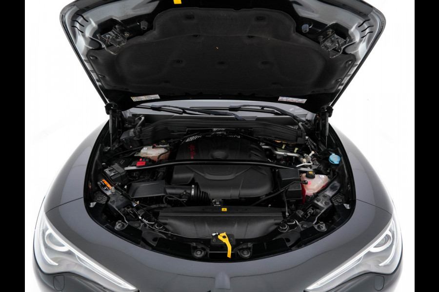 Alfa Romeo Stelvio 2.2d AWD Q4 Super Aut. *PANO | LEATHER | BI-XENON | MEMORY-PACK | HARMAN/KARDON | BLINDSPOT | CAMERA | DAB+ | NAVI-FULLMAP | HEATED-SPORTSEATS | ECC | ADAPTIVE-CRUISE | PDC | PRIVACYGLASS | TOWBAR | 19"ALU*