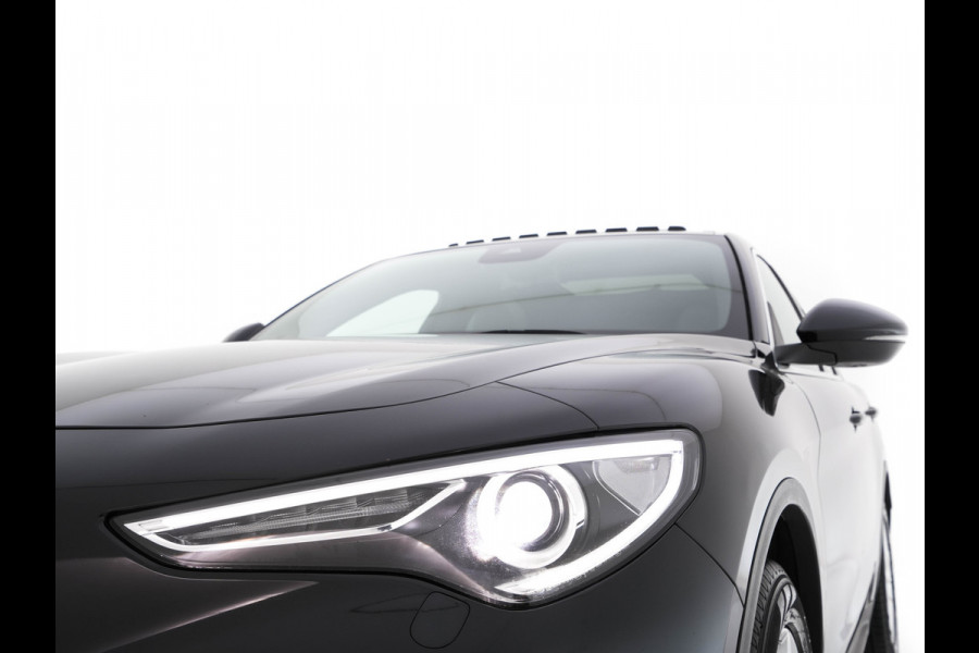 Alfa Romeo Stelvio 2.2d AWD Q4 Super Aut. *PANO | LEATHER | BI-XENON | MEMORY-PACK | HARMAN/KARDON | BLINDSPOT | CAMERA | DAB+ | NAVI-FULLMAP | HEATED-SPORTSEATS | ECC | ADAPTIVE-CRUISE | PDC | PRIVACYGLASS | TOWBAR | 19"ALU*