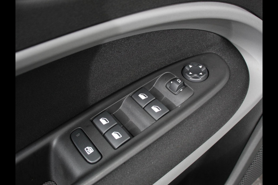 Jeep Avenger Longitude 54 kWh | Navigatie | Apple Carplay/ Android Auto | Parkeersensor achter | Cruise Control | Stoelverwarming | Full LED | Virtual Cockpit | Climate Control |