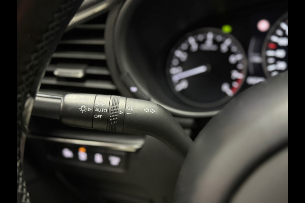 Mazda 3 2.0 e-Hybrid Aut 150 Homura Navi Hud Camera PDC Led Adapt Cruise Clima Keyless CarPlay