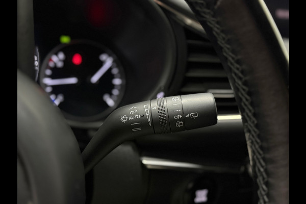 Mazda 3 2.0 e-Hybrid Aut 150 Homura Navi Hud Camera PDC Led Adapt Cruise Clima Keyless CarPlay