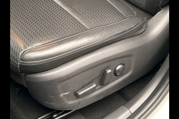 Hyundai Kona EV Premium 64 kWh | Leder | Camera | Stoelverwarming/Koeling | Origineel NL