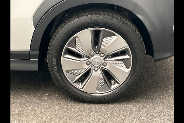 Hyundai Kona EV Premium 64 kWh | Leder | Camera | Stoelverwarming/Koeling | Origineel NL