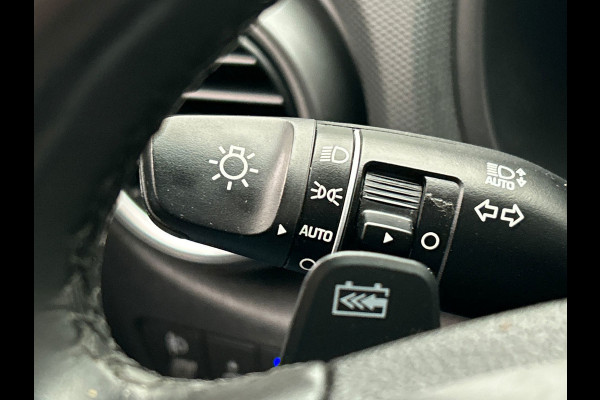 Hyundai Kona EV Premium 64 kWh | Leder | Camera | Stoelverwarming/Koeling | Origineel NL