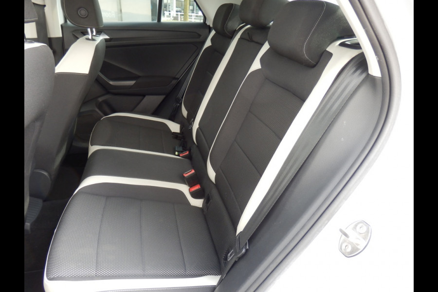 Volkswagen T-Roc 1.5 TSI 150PK | Sport | Clima | ParkPilot |
