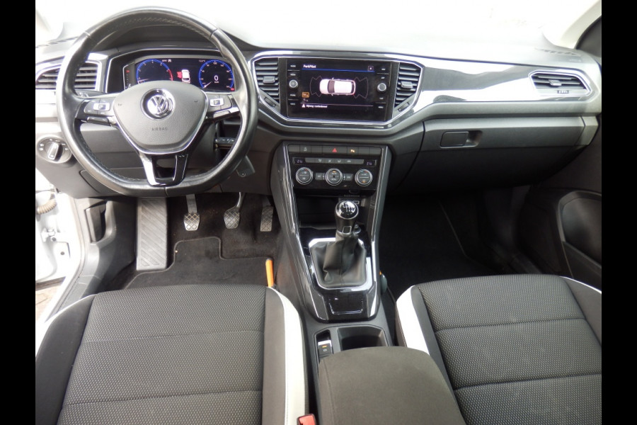 Volkswagen T-Roc 1.5 TSI 150PK | Sport | Clima | ParkPilot |