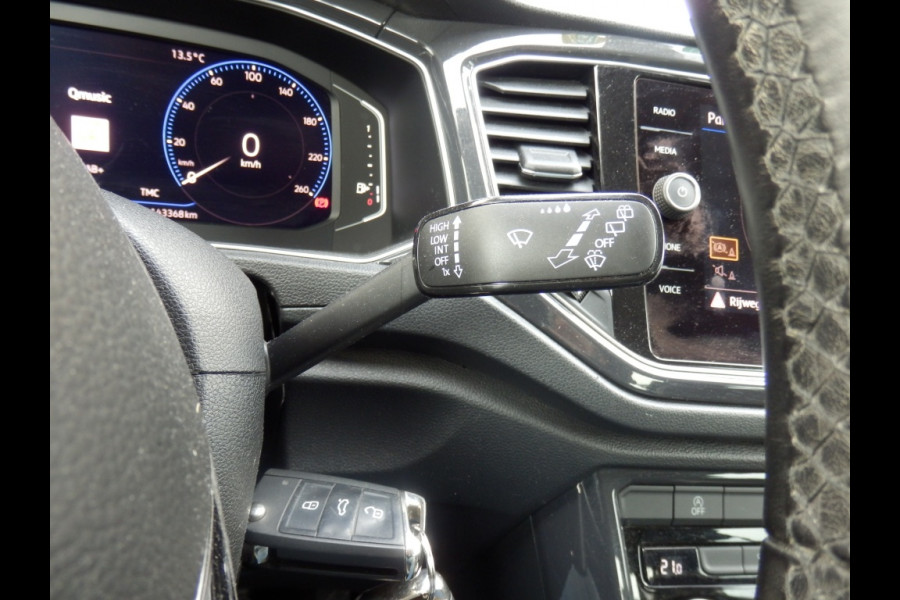 Volkswagen T-Roc 1.5 TSI 150PK | Sport | Clima | ParkPilot |