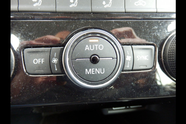 Volkswagen T-Roc 1.5 TSI 150PK | Sport | Clima | ParkPilot |