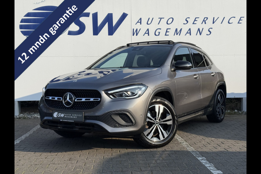Mercedes-Benz GLA 200 Luxury Line | Trekhaak | Pano | Ambient Light | Camera | 18 inch