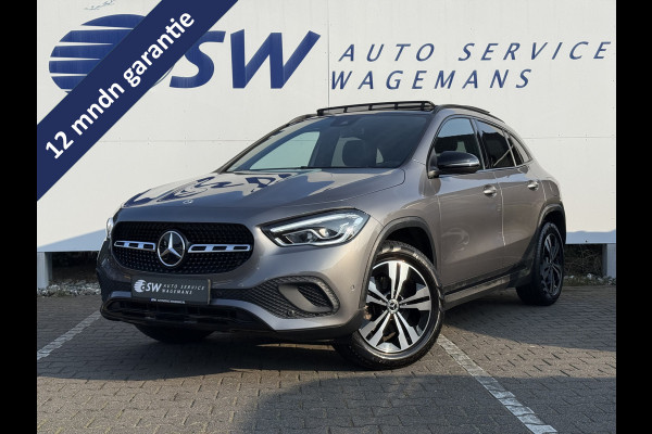 Mercedes-Benz GLA 200 Luxury Line | Trekhaak | Pano | Ambient Light | Camera | 18 inch