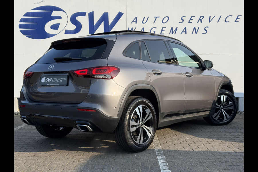 Mercedes-Benz GLA 200 Luxury Line | Trekhaak | Pano | Ambient Light | Camera | 18 inch