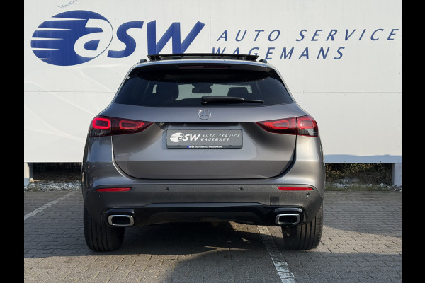 Mercedes-Benz GLA 200 Luxury Line | Trekhaak | Pano | Ambient Light | Camera | 18 inch
