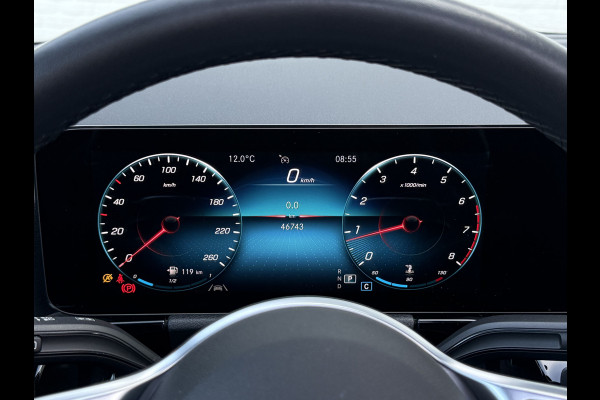 Mercedes-Benz GLA 200 Luxury Line | Trekhaak | Pano | Ambient Light | Camera | 18 inch