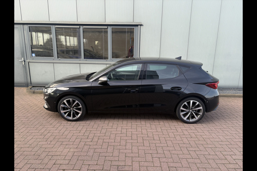 Seat Leon 1.5 TSi 150pk FR Launch Edition CAMERA/KEYLESS/CARPLAY/ADAPT/CRUISE/PDC/18INCH