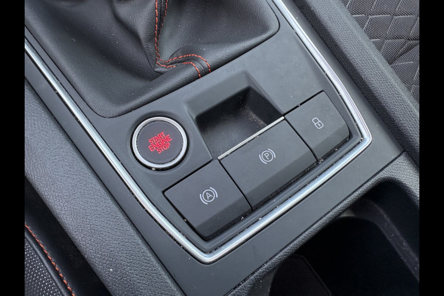 Seat Leon 1.5 TSi 150pk FR Launch Edition CAMERA/KEYLESS/CARPLAY/ADAPT/CRUISE/PDC/18INCH