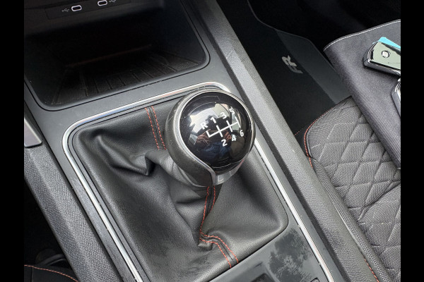 Seat Leon 1.5 TSi 150pk FR Launch Edition CAMERA/KEYLESS/CARPLAY/ADAPT/CRUISE/PDC/18INCH