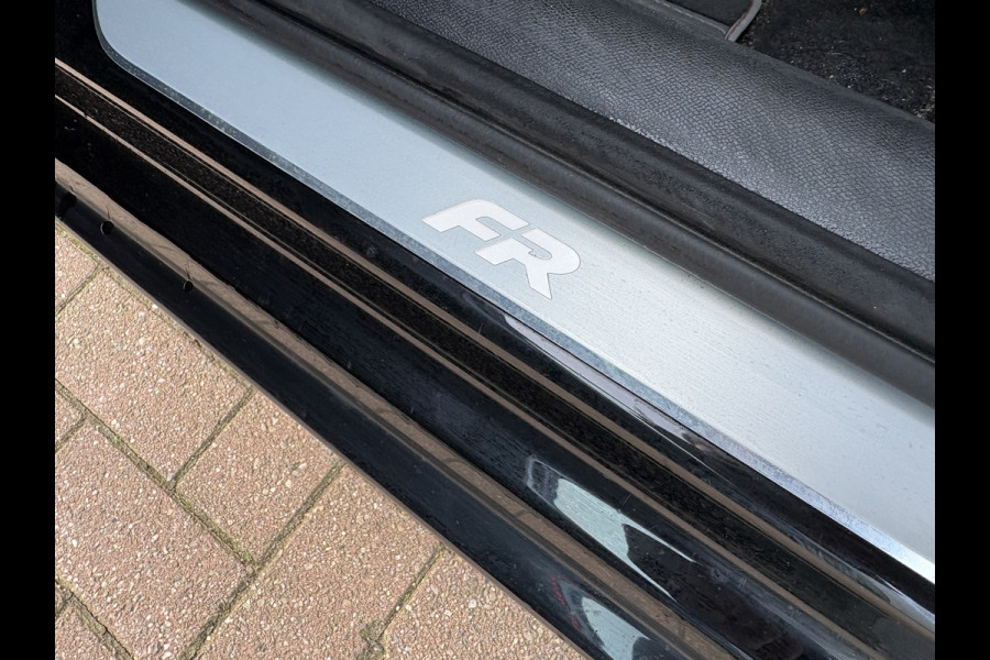 Seat Leon 1.5 TSi 150pk FR Launch Edition CAMERA/KEYLESS/CARPLAY/ADAPT/CRUISE/PDC/18INCH