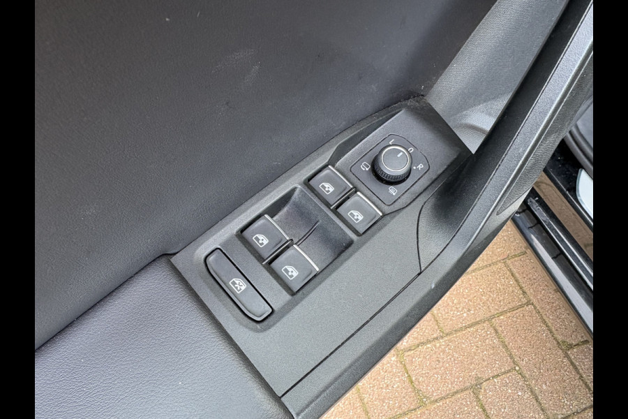 Seat Leon 1.5 TSi 150pk FR Launch Edition CAMERA/KEYLESS/CARPLAY/ADAPT/CRUISE/PDC/18INCH