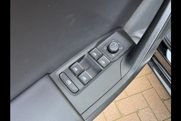 Seat Leon 1.5 TSi 150pk FR Launch Edition CAMERA/KEYLESS/CARPLAY/ADAPT/CRUISE/PDC/18INCH