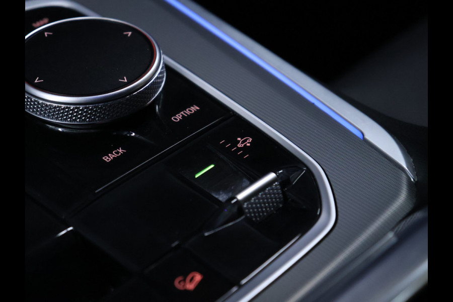 BMW X5 xDrive45e High Executive M Sport [TREKHAAK, LUCHTVERING, SCHUIFKANTELDAK, MEMORY SEATS, ADAPTIVE CRUISE CONTROL, APPLE CARPLAY, ANDROID AUTO, HARMAN/KARDON, 360 CAMERA, PDC V+A, NIEUWSTAAT]