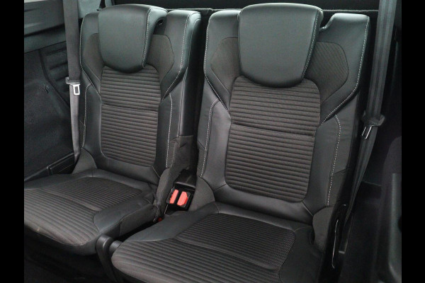 Renault Grand Scénic 1.3 TCe Bose 7 Persoons | Panoramadak | Head-Up | Trekhaak | Half leder | Massage | Carplay | Camera | Navigatie | Full LED | Cruise control | Parkeerhulp | Climate control