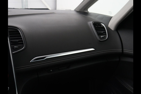 Renault Grand Scénic 1.3 TCe Bose 7 Persoons | Panoramadak | Head-Up | Trekhaak | Half leder | Massage | Carplay | Camera | Navigatie | Full LED | Cruise control | Parkeerhulp | Climate control