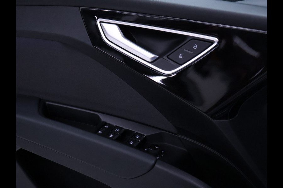 Audi Q4 e-tron 40 Advanced edition 77 kWh [TREKHAAK, ADAPTIVE CRUISE CONTROL, APPLE CARPLAY, ANDROID AUTO, PDC ACHTER, STOELVERWARMING, ELEKTRISCHE ACHTERKLEP, NIEUWSTAAT]